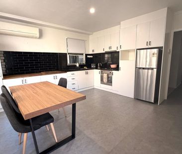 WELL PRESENTED 3 BEDROOM HOUSE IN DOVETON! - Photo 5