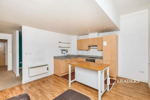 1 bedroom flat to rent - Photo 1