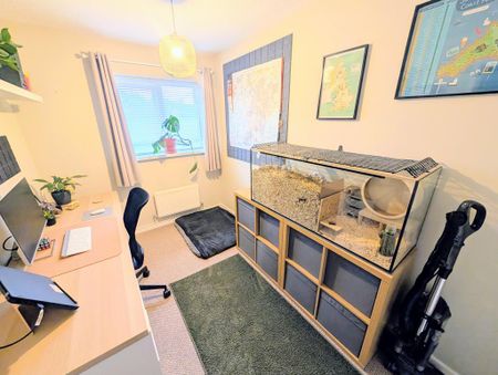 2 bedroom end of terrace house to rent - Photo 2