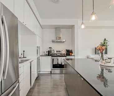 For Lease - 218 Huguenot Road, Oakville, Ontario - Photo 4