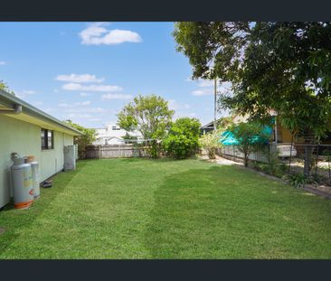 Charming Wynnum Unit at a Steal! - Photo 5