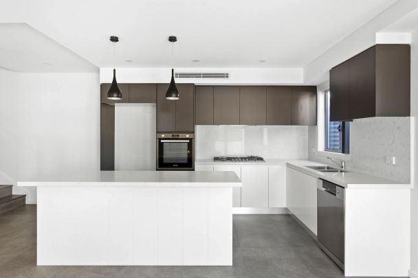 Neat and tidy 3 Bedroom Townhouse - Photo 1