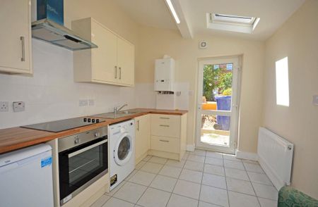 1 bedroom flat to rent - Photo 4
