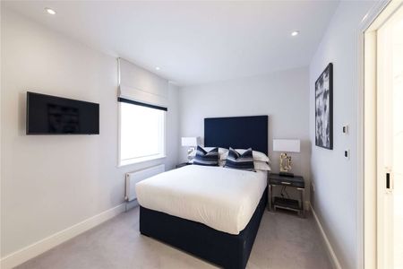 A simply stunning three bedroom apartment in this well run and sought after mansion block. - Photo 3