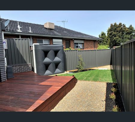 4 Tahiti Court, Mulgrave, Vic 3170 - Photo 5