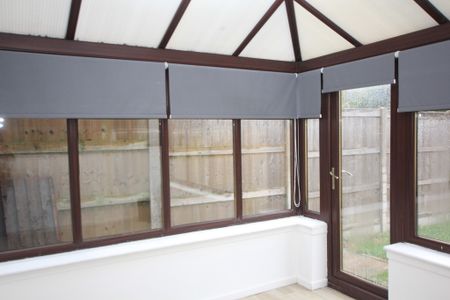 2 Bedroom , Buckley - Photo 5