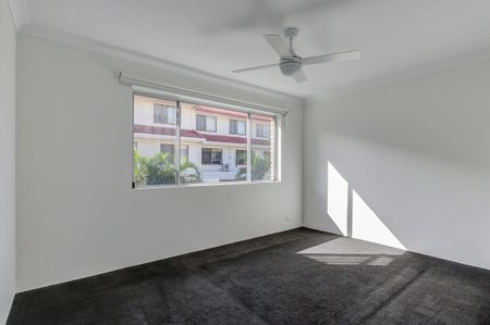 Modern 2 Bedroom Apartment in Labrador - Photo 3