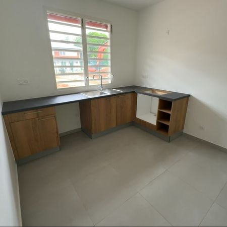 Location maison 3 pièces, 85.16m², Matoury - Photo 4