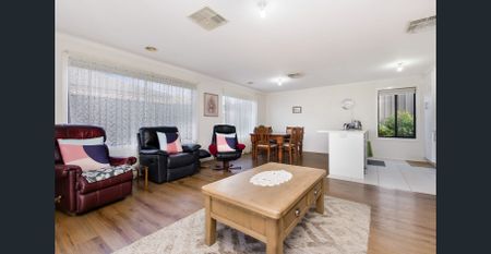 Four-Bedroom Family Home in a Superb Location - Photo 3