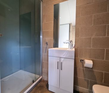 Room Accommodation- All Bills Included* - Photo 5