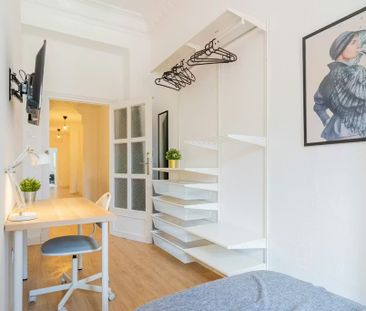 Carrer d'Honorat Juan, Valencia, Valencian Community 46007 - Photo 2