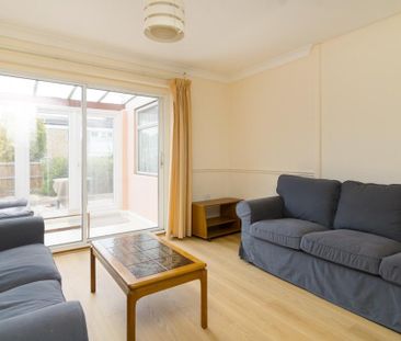 4 bedroom semi-detached house to rent - Photo 5