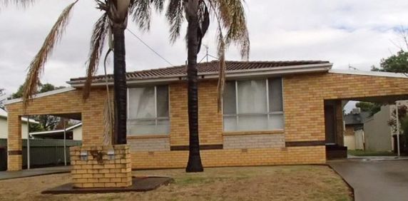 South Tamworth Unit - Photo 2