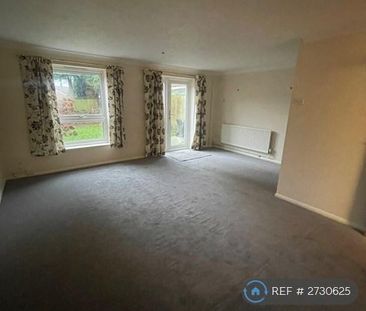 3 bedroom semi-detached house to rent - Photo 3