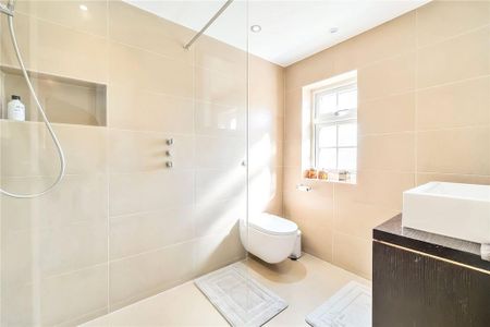 4 bedroom semi-detached house to rent - Photo 4