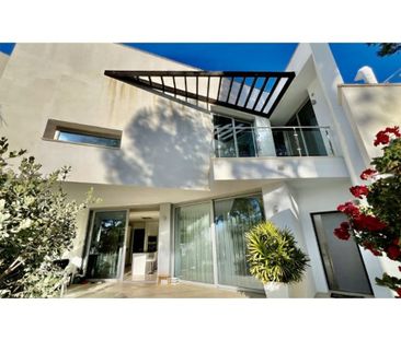 3 bedroom luxury Semidetached House for rent in Marbella, Andalusia - Photo 3