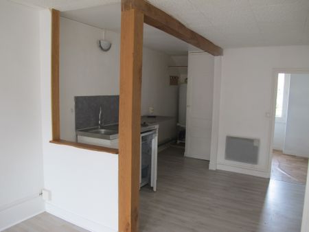 Location Appartement 2 pièces 43m² LA FERTE GAUCHER 77320 - Photo 2