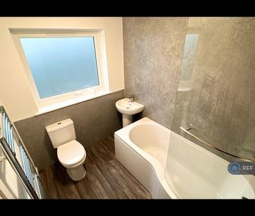 2 bedroom end of terrace house to rent - Photo 5