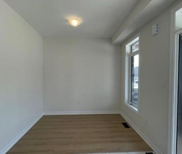 For Lease - 47 Kenneth Rogers Crescent, East Gwillimbury, Ontario - Photo 4