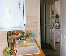 Logement à Paris, Location meublée - Photo 2