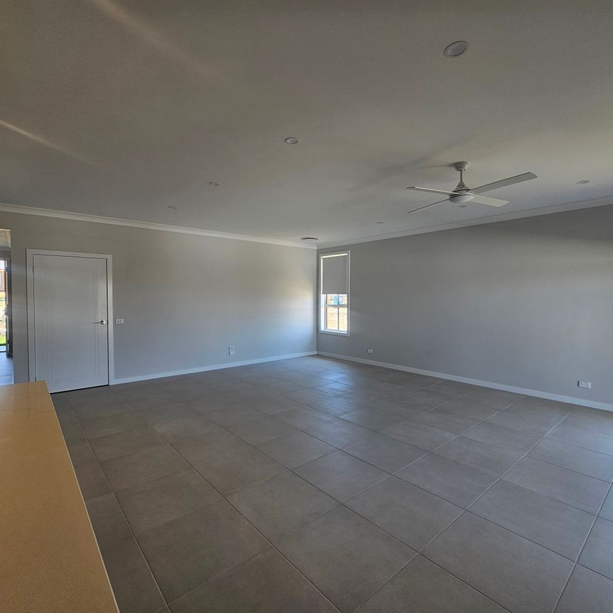 11 Bramwell Avenue, Leneva VIC 3691 - House For Rent | Domain - Photo 1