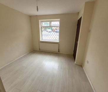 4 bedroom detached house to rent - Photo 5