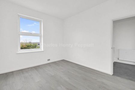 3 bedroom apartment to rent - Photo 4