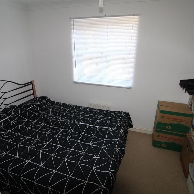 2 bedroom end of terrace house to rent - Photo 1