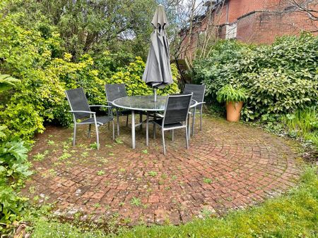 1 bedroom ground floor flat to rent - Photo 4