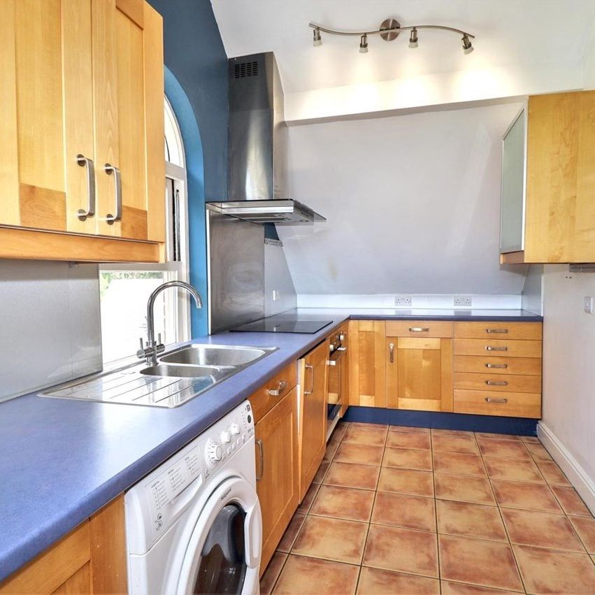 Westcar Lane, Hersham Village - Photo 1