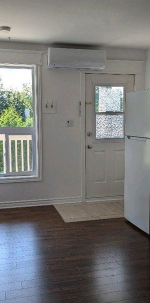 beau 4 1/2 à a louer - Photo 1