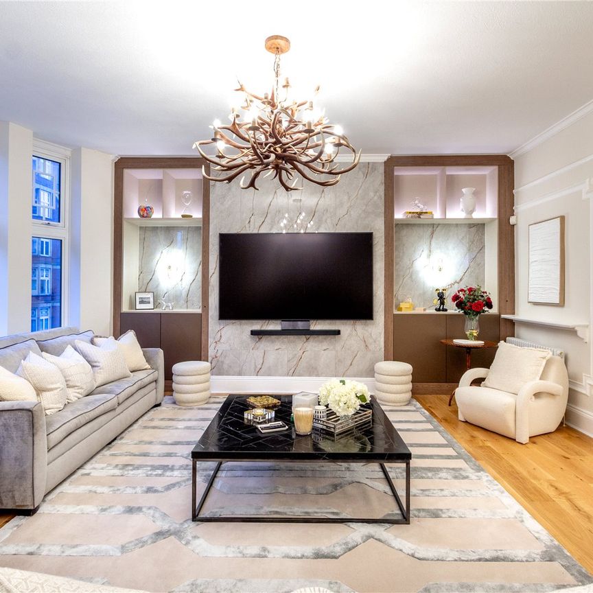 Recently Refurbished Four Bedroom Apartment in a Sought-After Portered Block, Marylebone - Photo 1