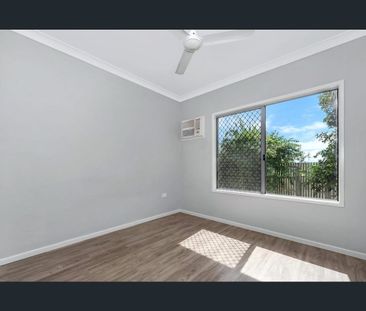 STUNNING 3 BEDROOM HOME IN COSGROVE! - Photo 2