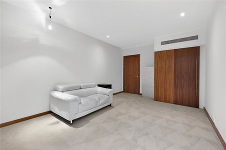 Queenstown Road, London, SW11 8NP - Photo 2