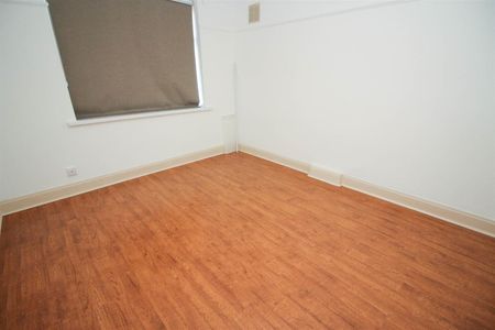 2 Bedroom Flat - Photo 3