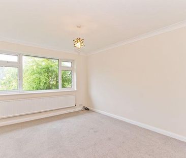 4 bedroom semi-detached house to rent - Photo 6