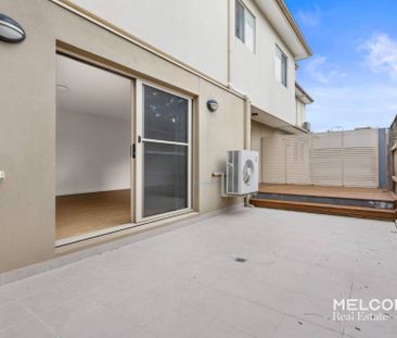 CENTRAL BLISS IN BENTLEIGH - UNFURNISHED - Photo 3