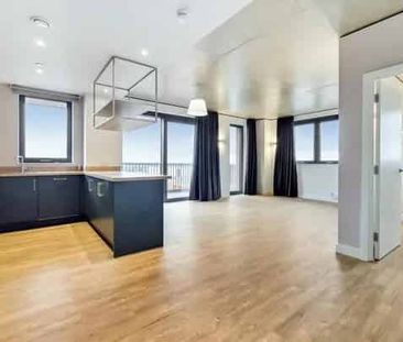 3 Bedroom Apartment - Photo 6
