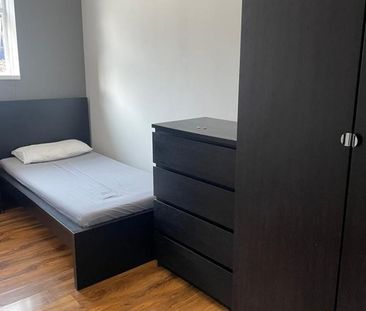 Room in a Shared House, Oaklands Park Avenue, IG1 - Photo 2