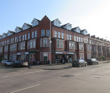 Upstairs Apartment, 109b University Avenue, Queens Quarter, Belfast - Photo 1