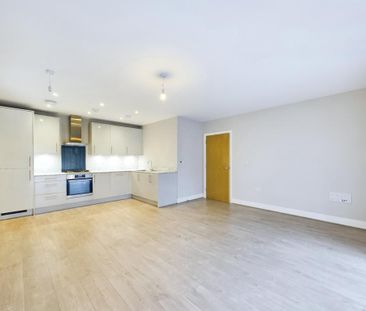 2 bedroom ground floor flat to rent - Photo 1