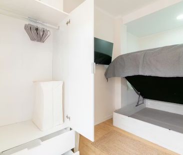 Carrer de Llinars del Vallès, Barcelona, Catalonia 08030 - Photo 6