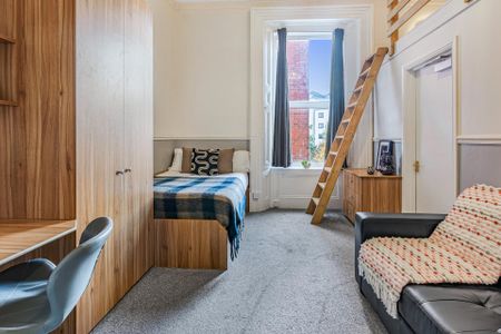 Flat 3, 2 VICTORIA TERRACE Leeds - LS3 1BX - Photo 2