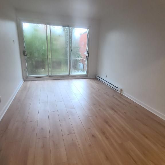 4 1/2 Rénové - Saint-Michel - Photo 1