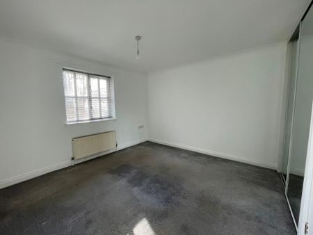 4 bedroom end of terrace house to rent - Photo 4