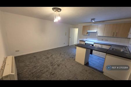 2 bedroom flat to rent - Photo 2