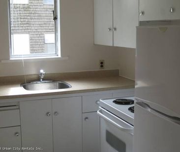 HUGE 1 Bedroom in Great Marpole location! Spacious & Bright!!! - Photo 2