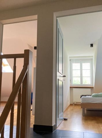 Einmaliges Wohnerlebnis im 4.5-Zimmer-Flarzhaus in Fällanden - Photo 2