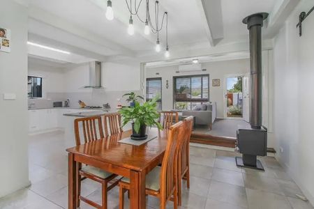 Comfortable 3 Bedroom Home In Central Wodonga - Photo 3