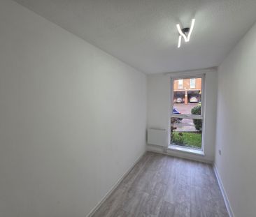 Bohemia, HP2 5RW, Hemel Hempstead - Photo 2